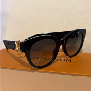 ❌SOLD❌ Louis Vuitton Authentic GO-14 Black Sunglasses